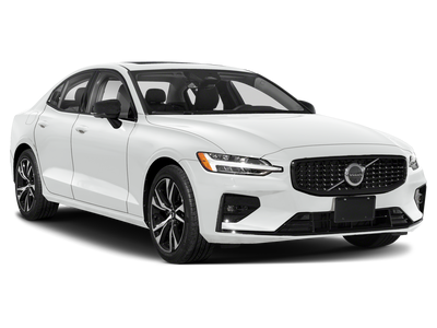 2023 Volvo S60 B5 Plus Dark Theme