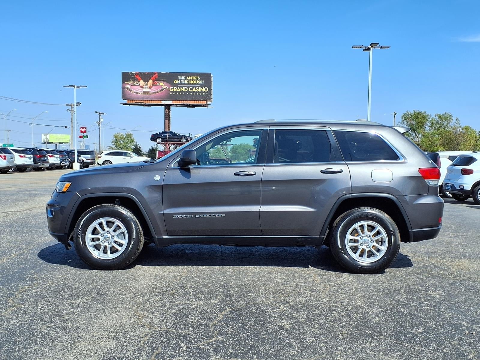 2019 Jeep Grand Cherokee Laredo E
