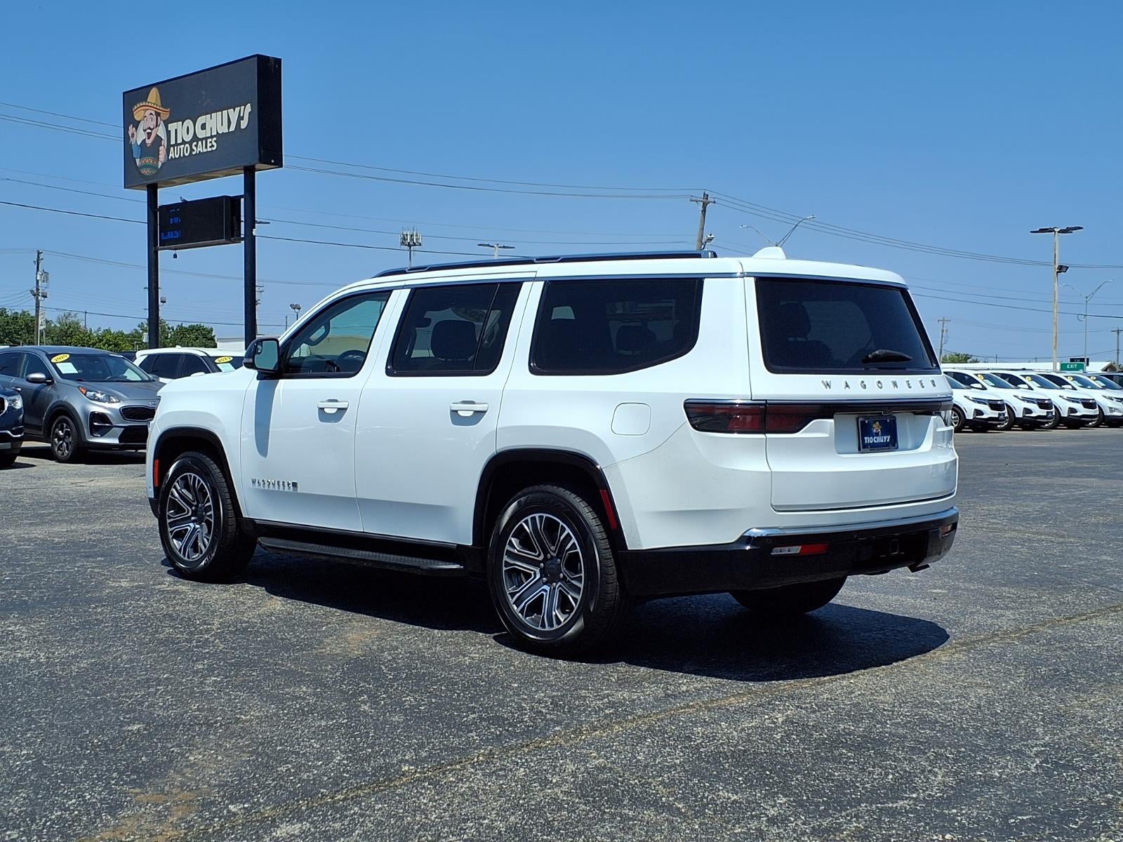 2023 Jeep Wagoneer Base