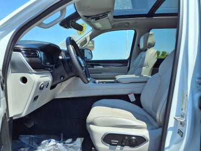 2023 Jeep Wagoneer Base
