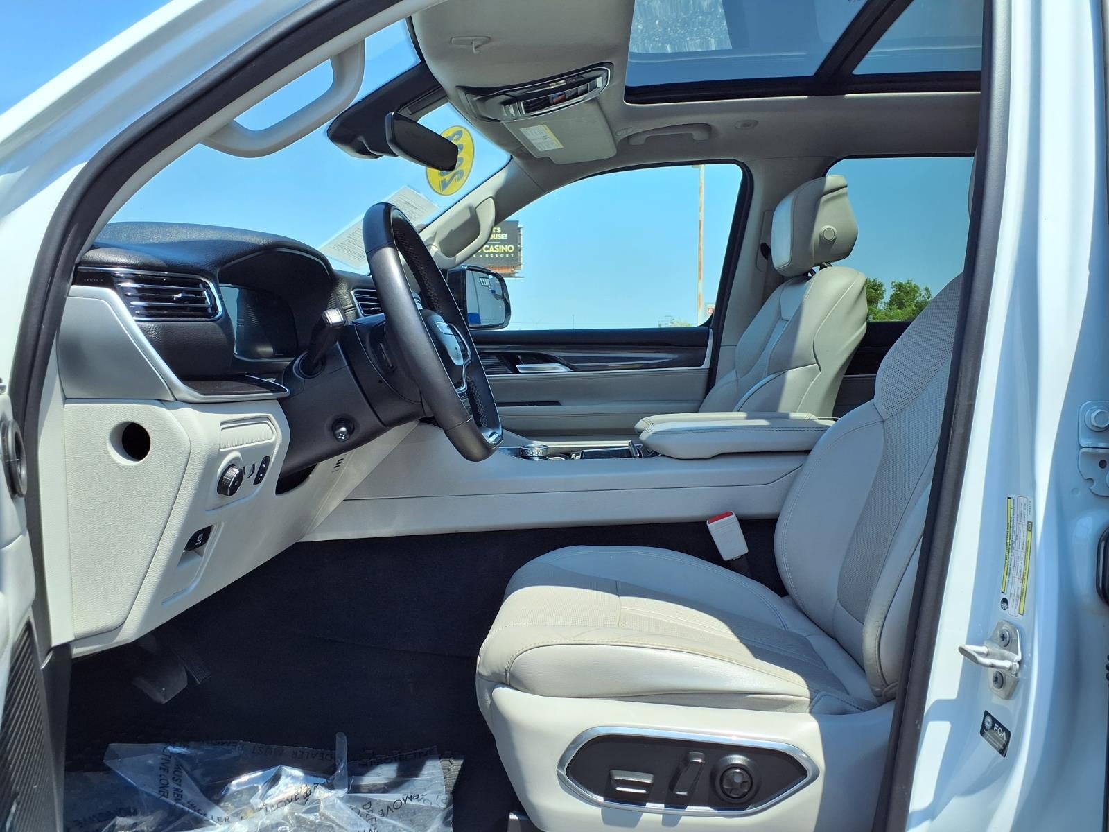 2023 Jeep Wagoneer Base