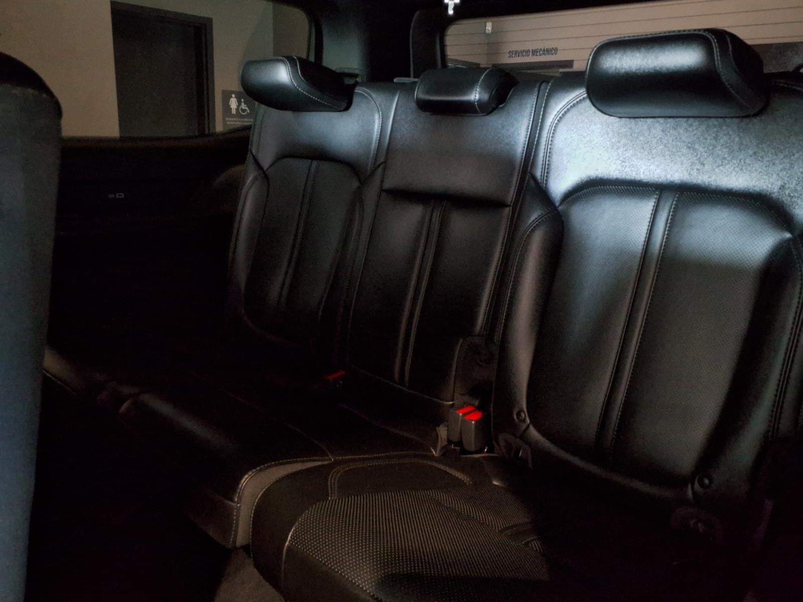 2023 Jeep Wagoneer Base