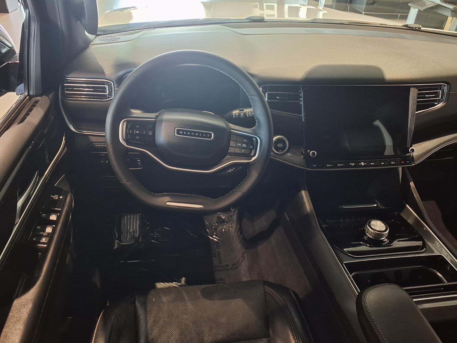 2023 Jeep Wagoneer Base