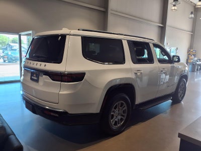2023 Jeep Wagoneer Base