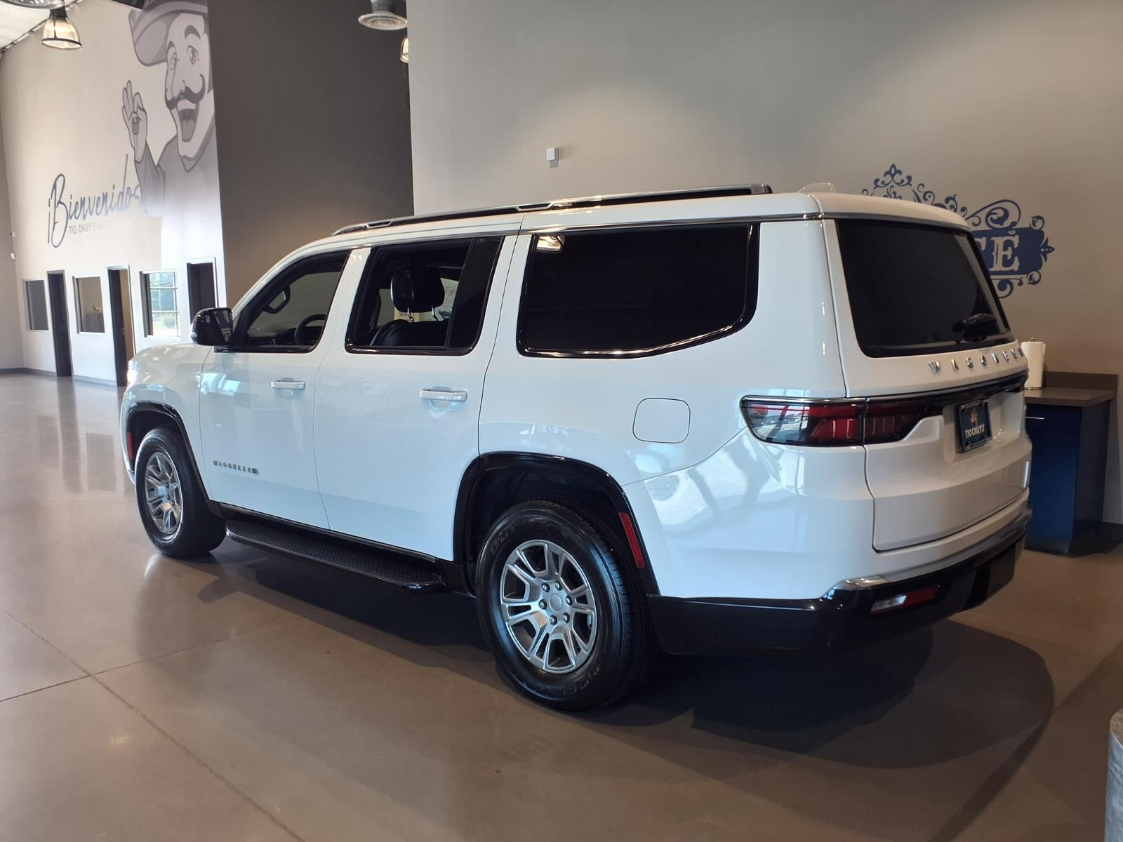 2023 Jeep Wagoneer Base