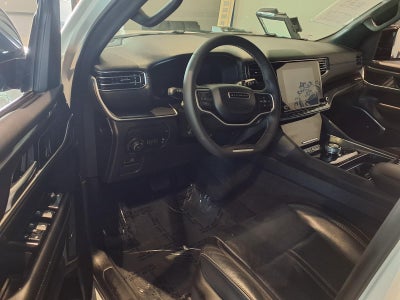 2023 Jeep Wagoneer Base