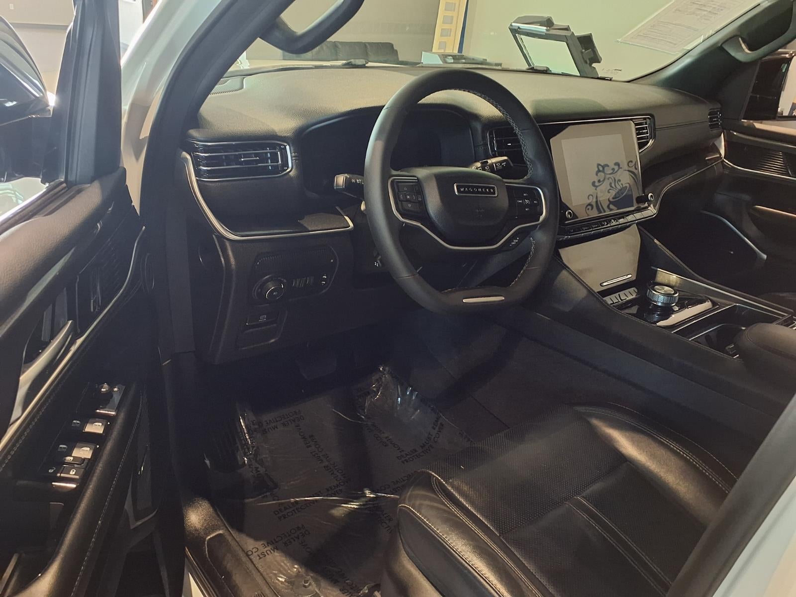 2023 Jeep Wagoneer Base