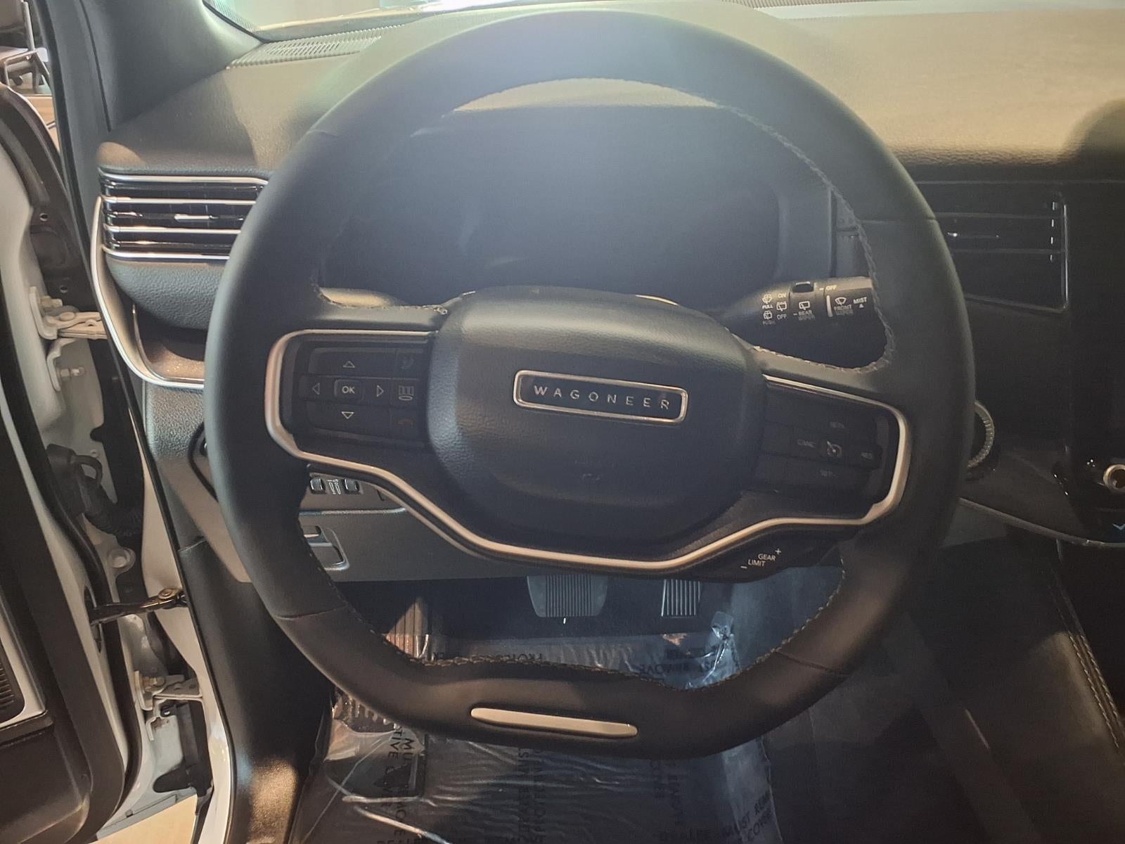 2023 Jeep Wagoneer Base