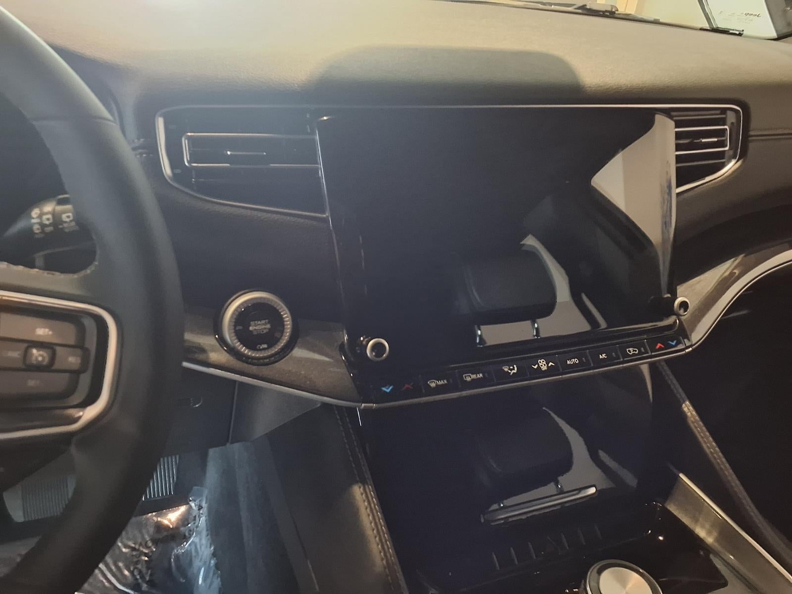 2023 Jeep Wagoneer Base