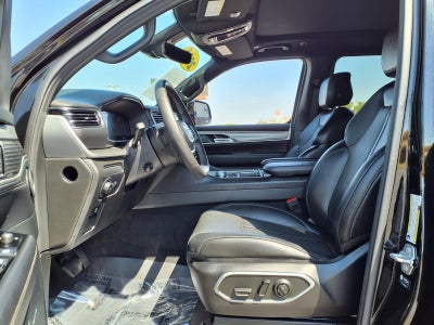 2025 Jeep Wagoneer Base