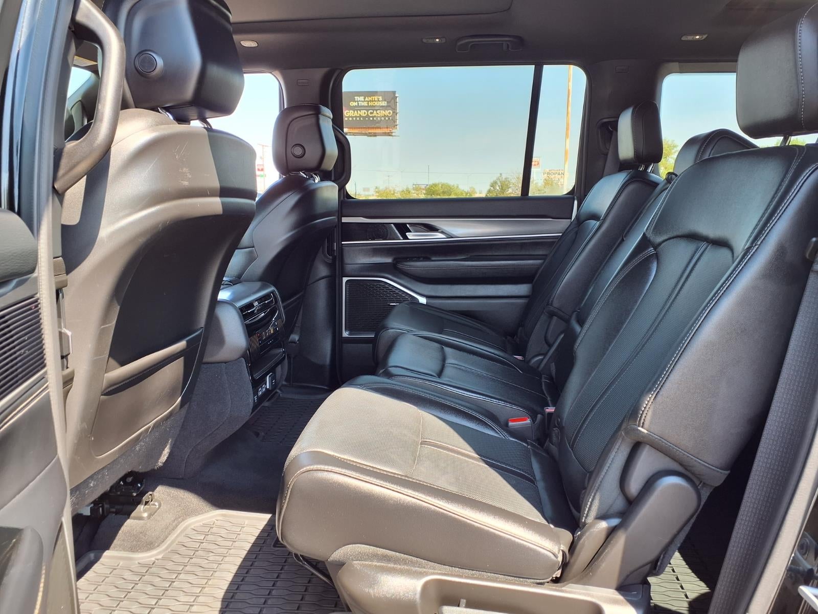 2025 Jeep Wagoneer Base