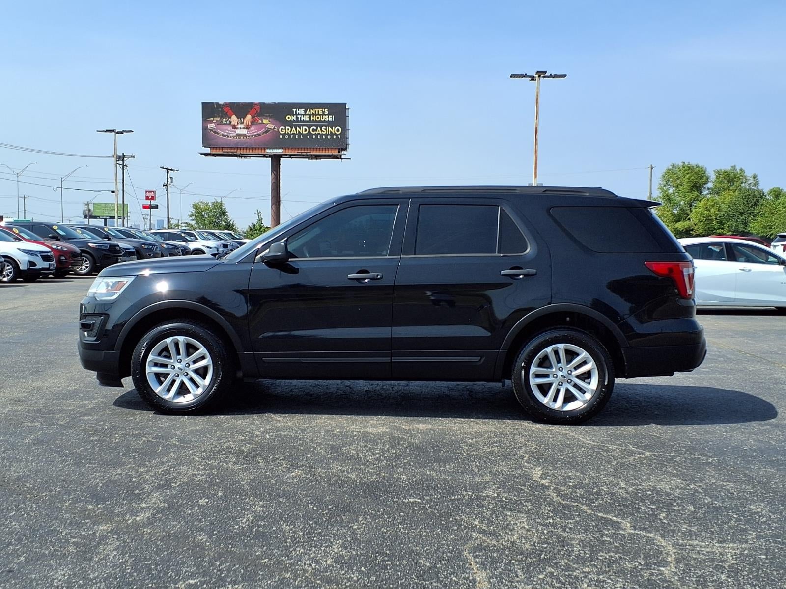 2017 Ford Explorer Base
