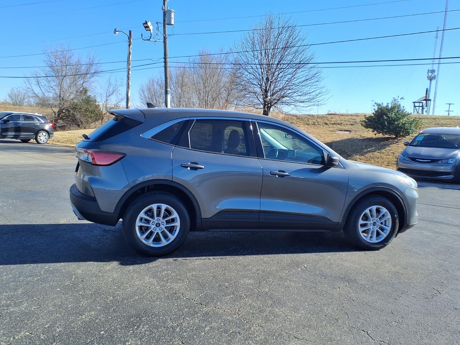 2022 Ford Escape Hybrid SE