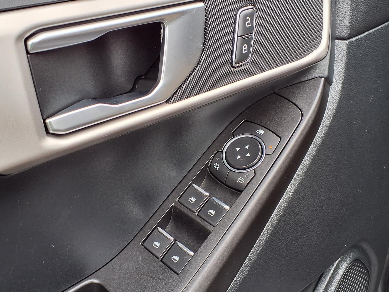 2021 Ford Explorer Base