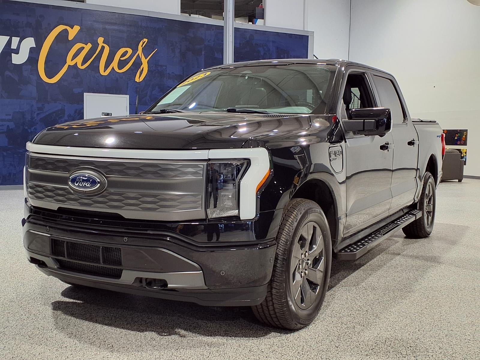 2023 Ford F-150 Lightning Base
