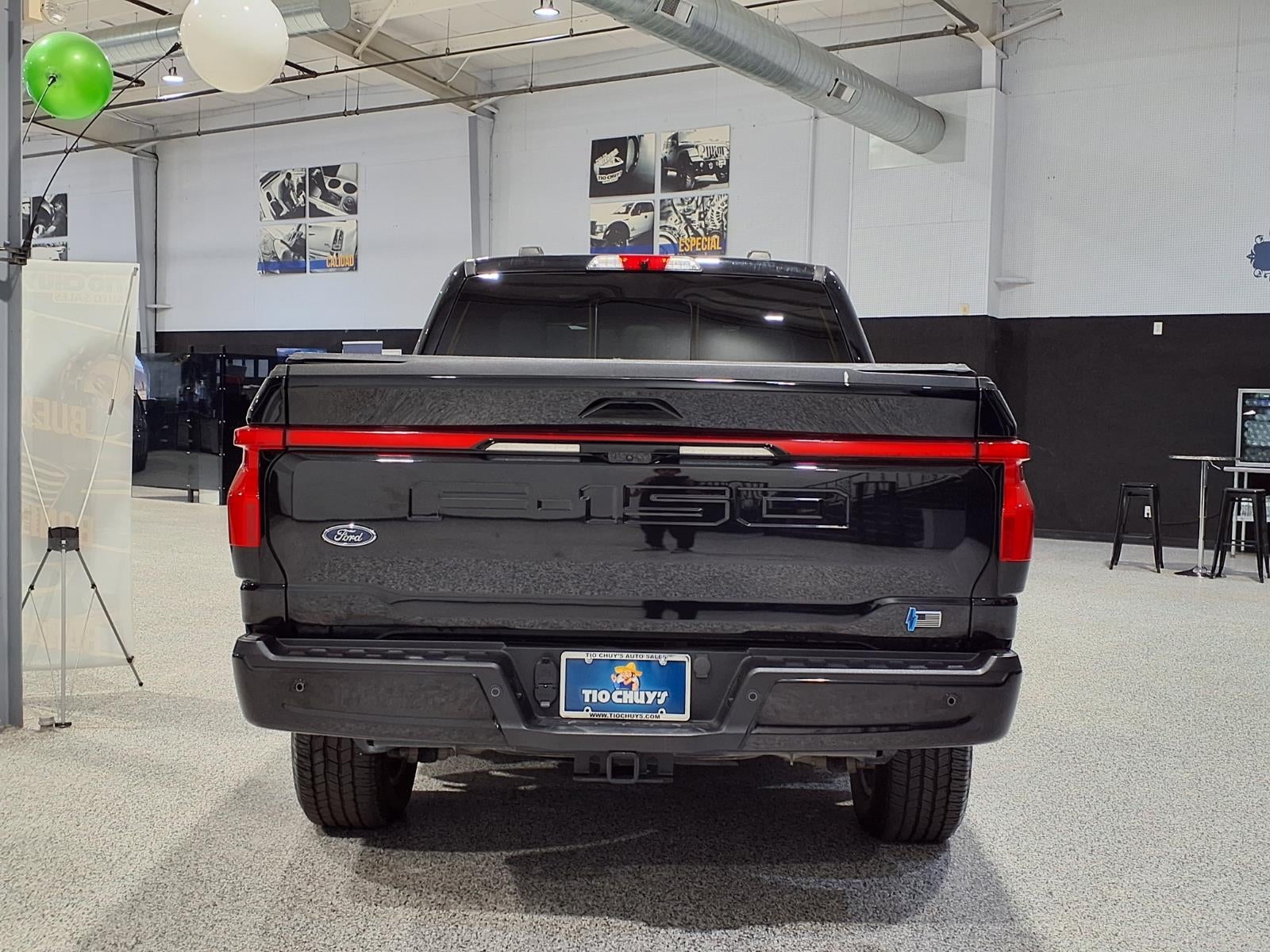 2023 Ford F-150 Lightning Base