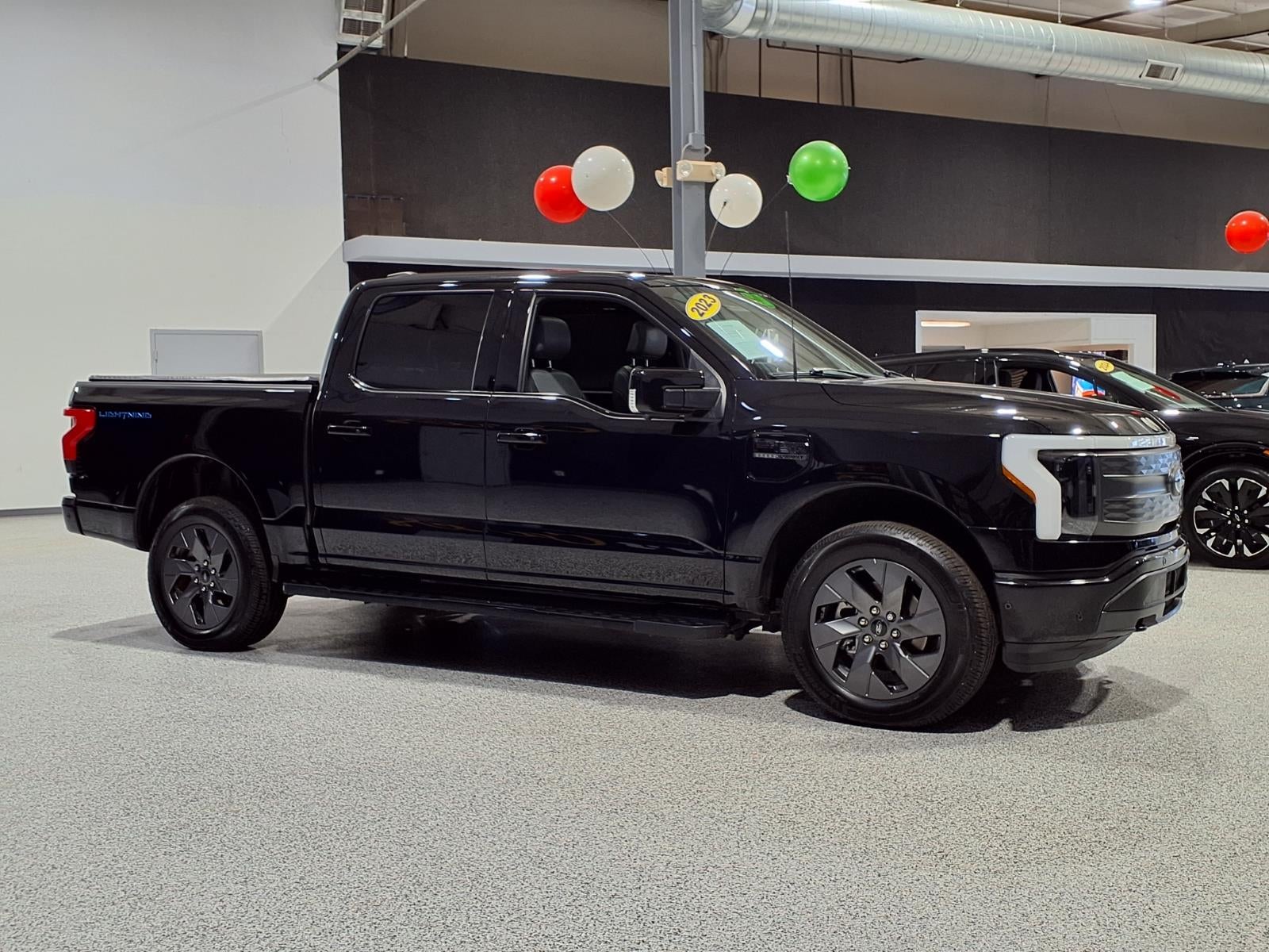 2023 Ford F-150 Lightning Base