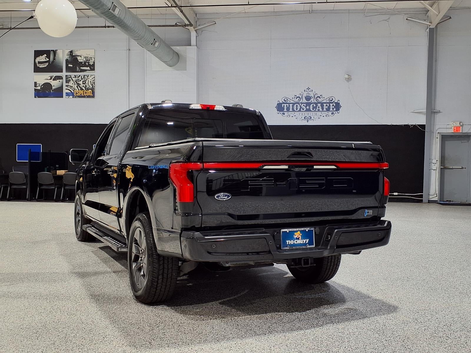 2023 Ford F-150 Lightning Base
