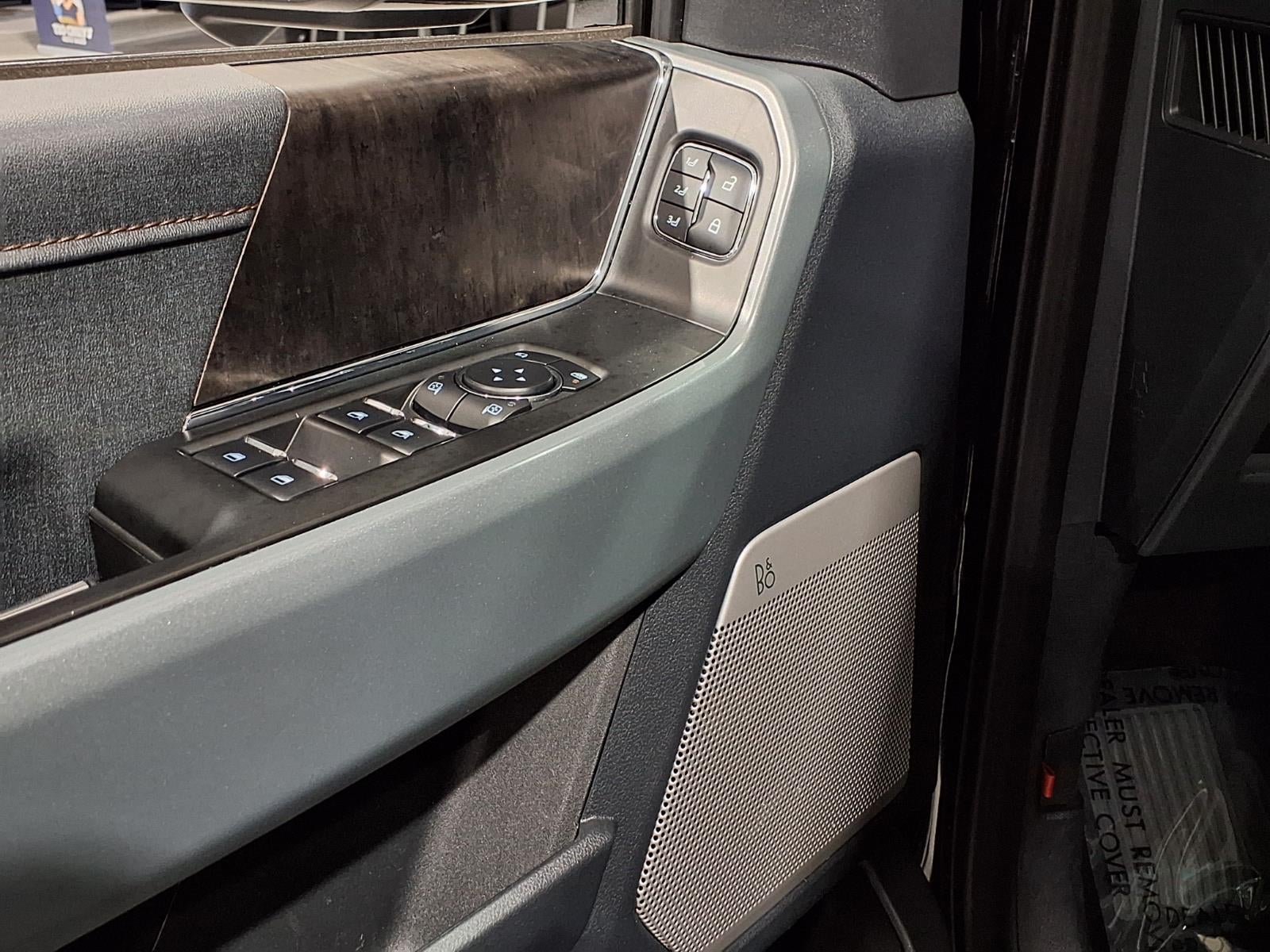 2023 Ford F-150 Lightning Base