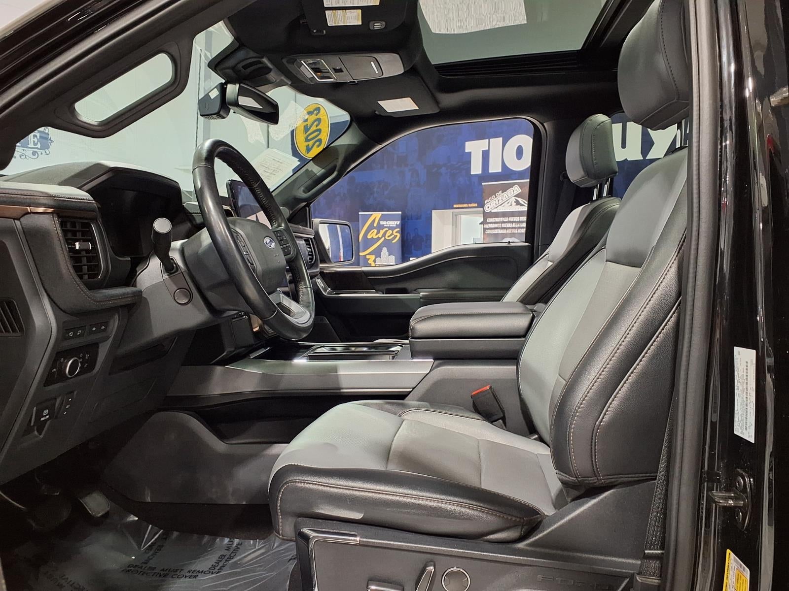 2023 Ford F-150 Lightning Base