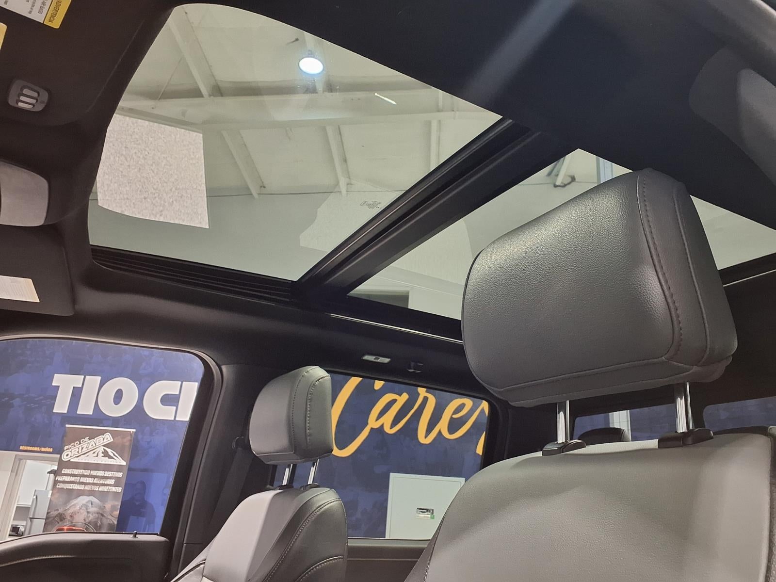 2023 Ford F-150 Lightning Base