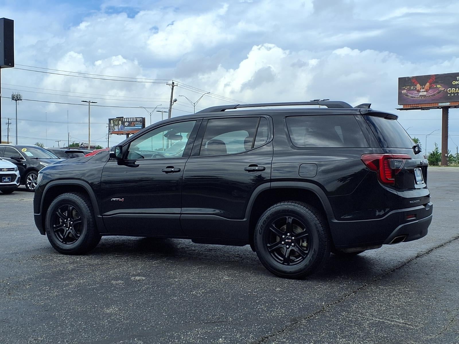 2021 GMC Acadia AT4