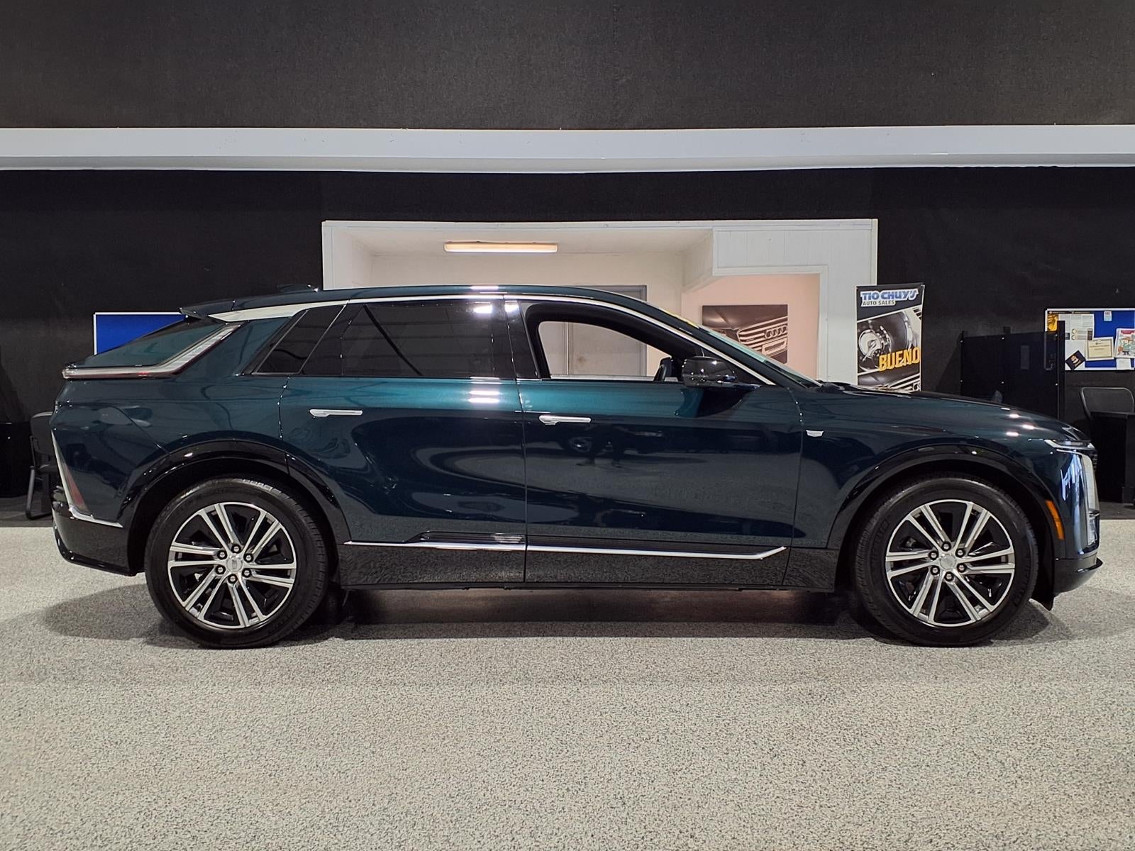 2024 Cadillac LYRIQ Luxury 1