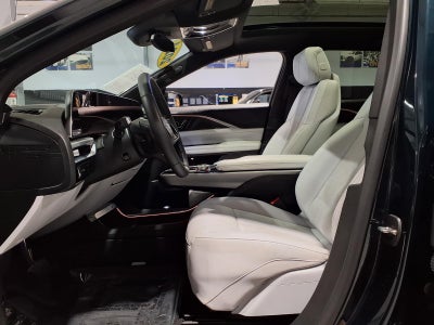 2024 Cadillac LYRIQ Luxury 1