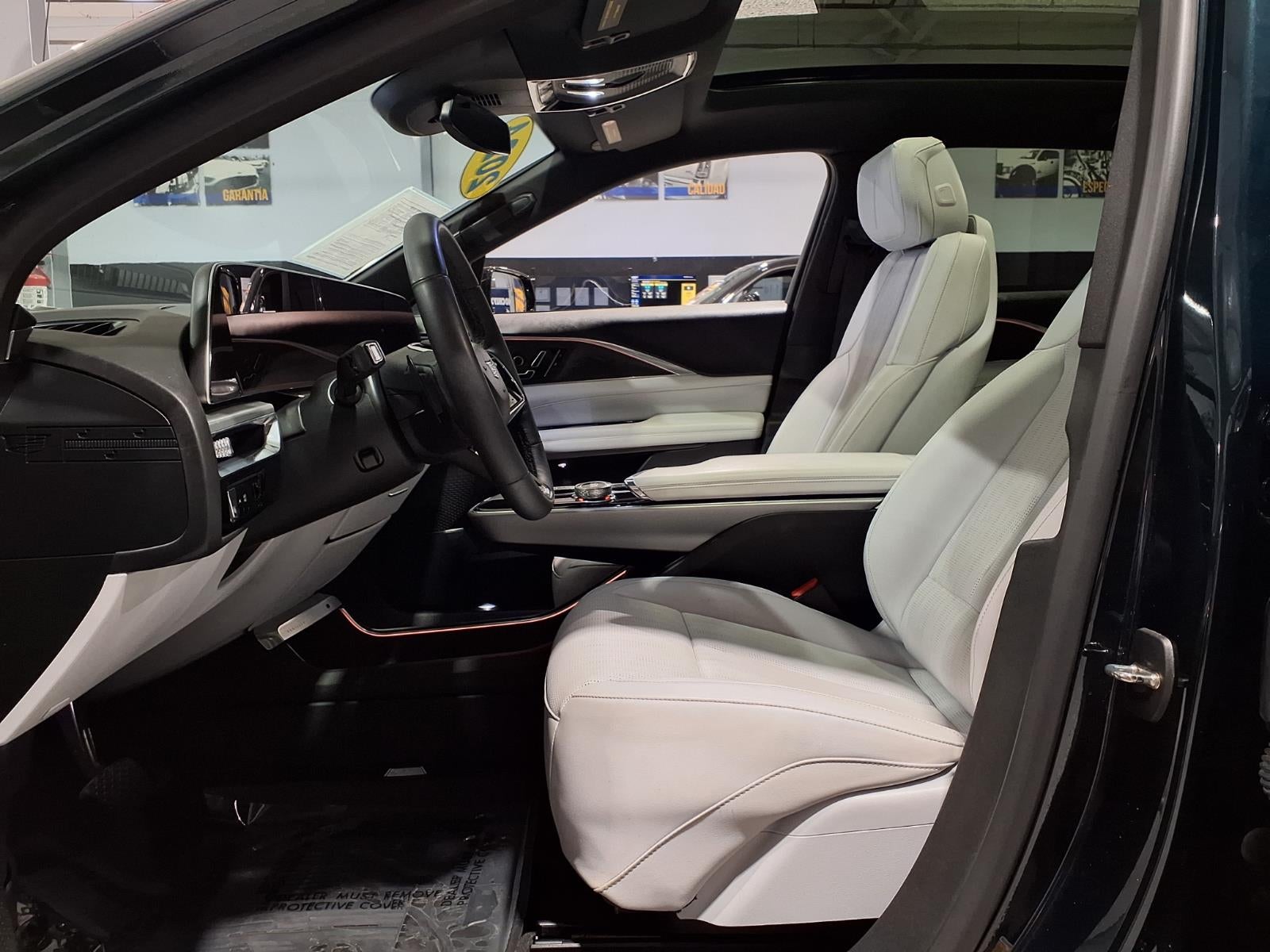 2024 Cadillac LYRIQ Luxury 1