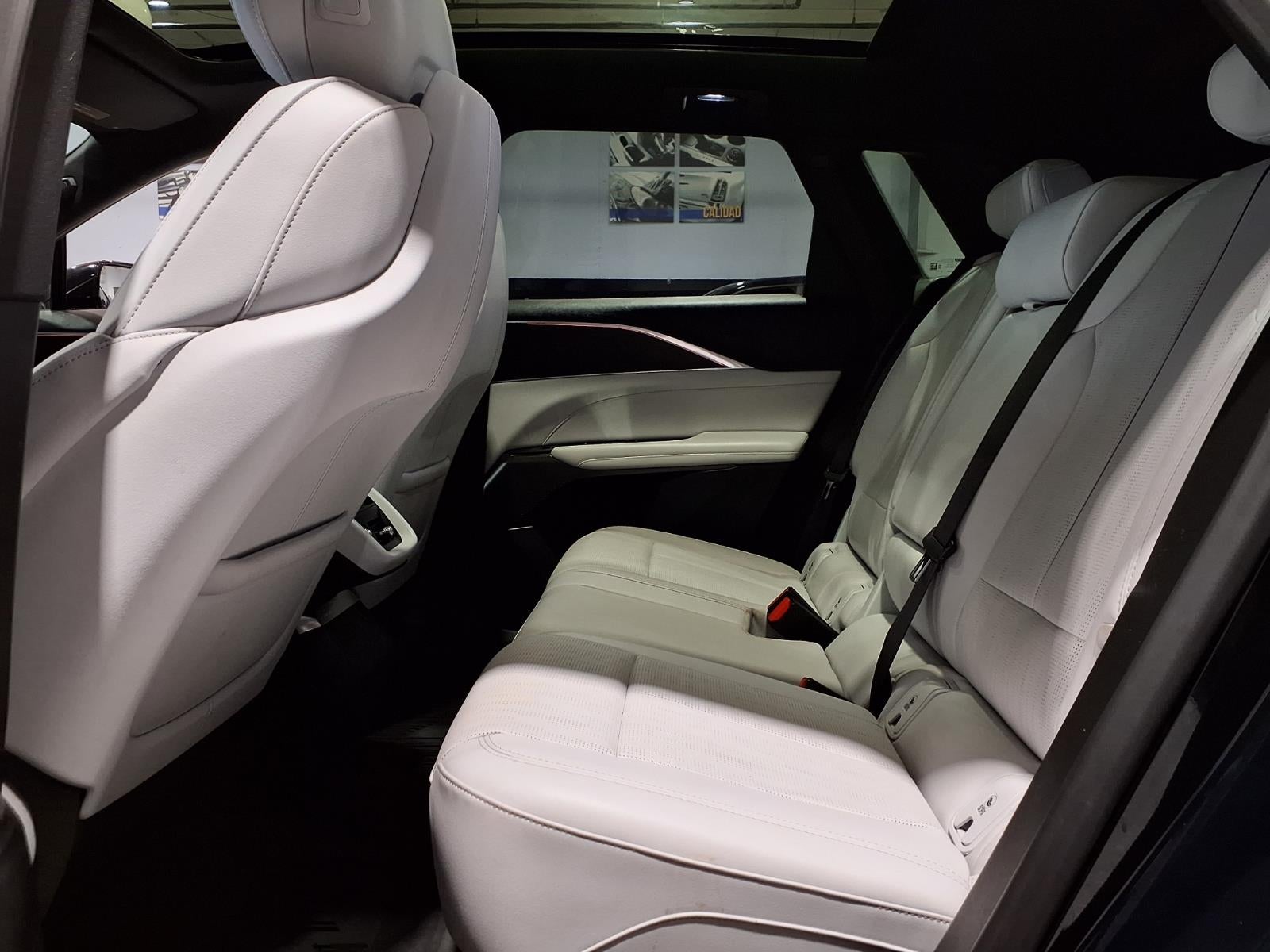 2024 Cadillac LYRIQ Luxury 1