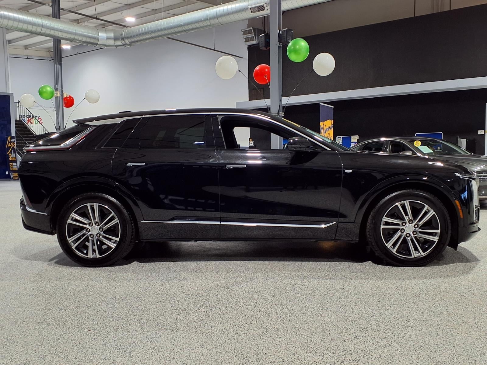 2024 Cadillac LYRIQ Luxury 1