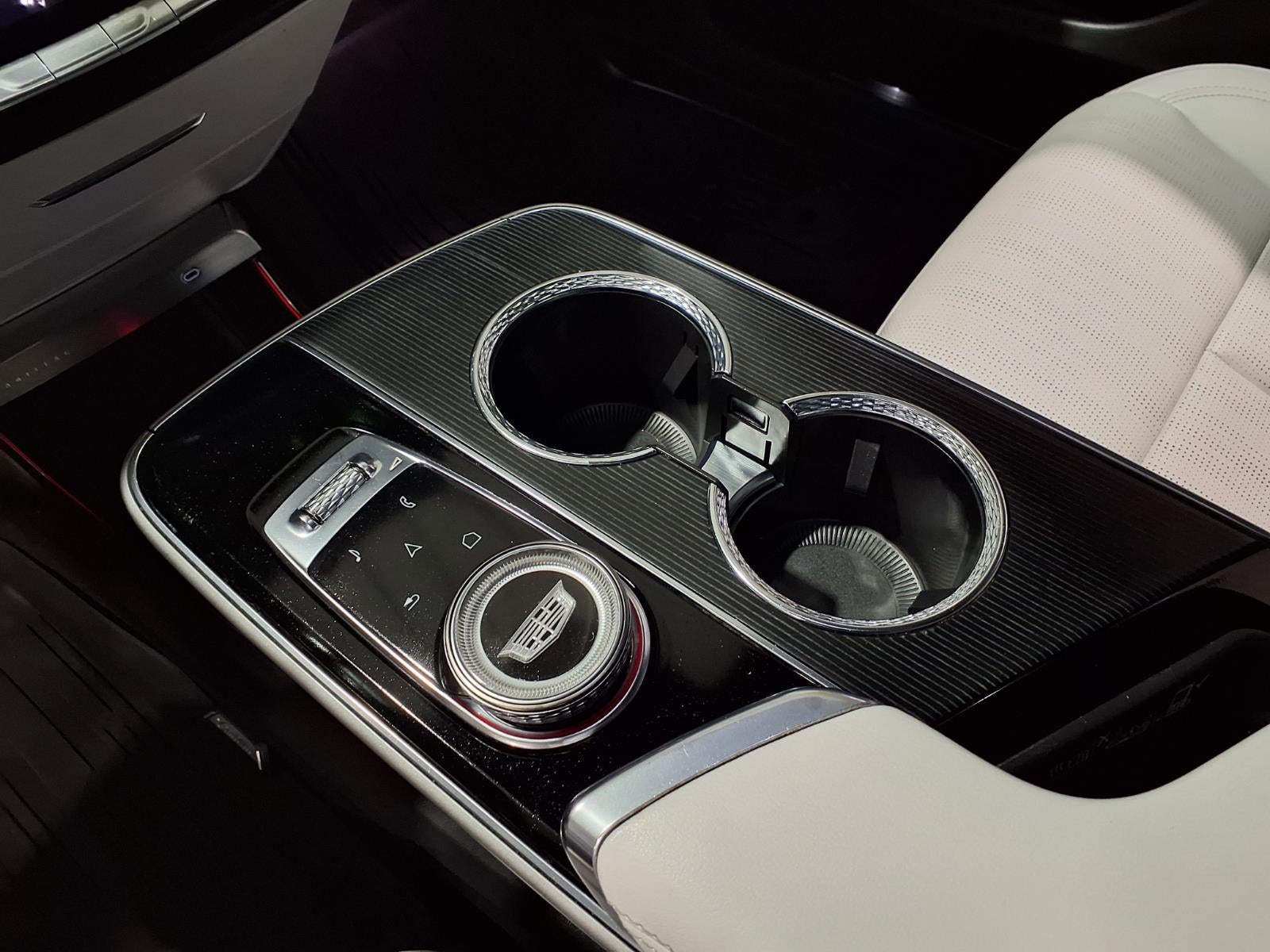 2024 Cadillac LYRIQ Luxury 1