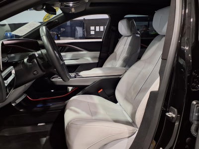 2024 Cadillac LYRIQ Luxury 1