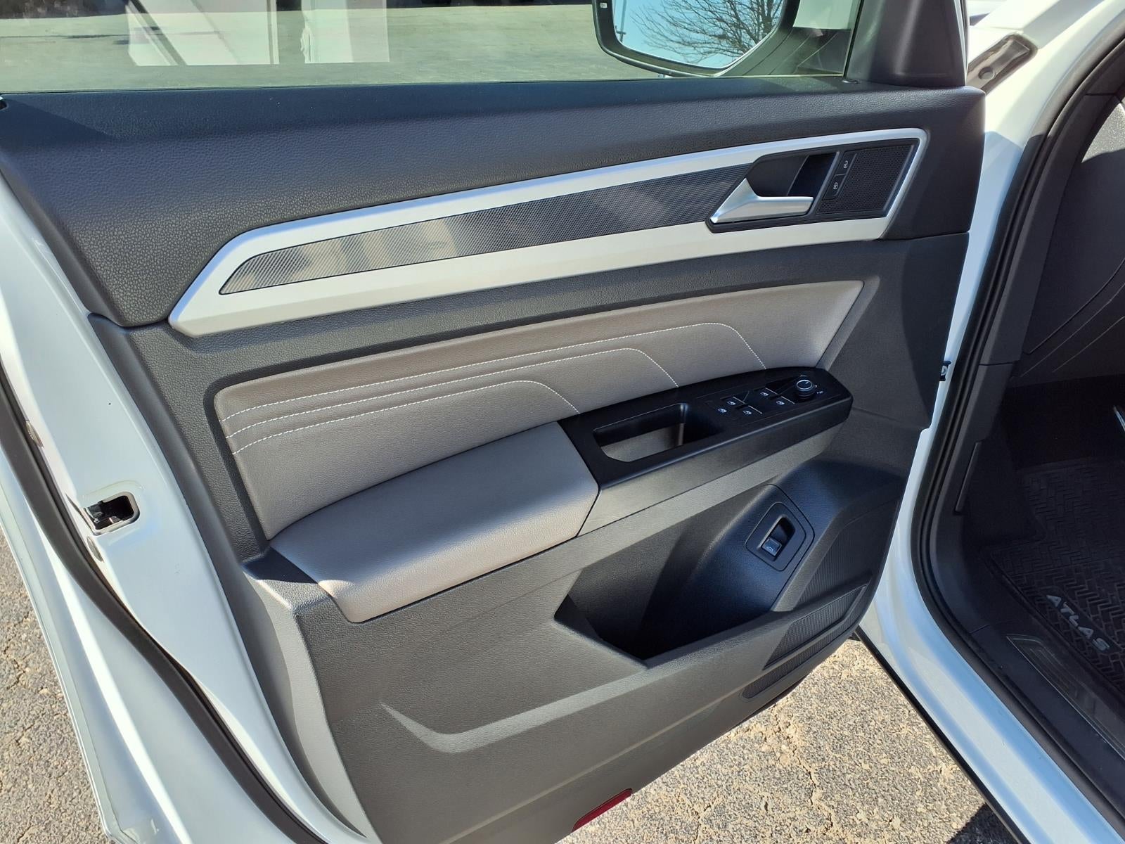 2021 Volkswagen Atlas Cross Sport V6 SE R-Line