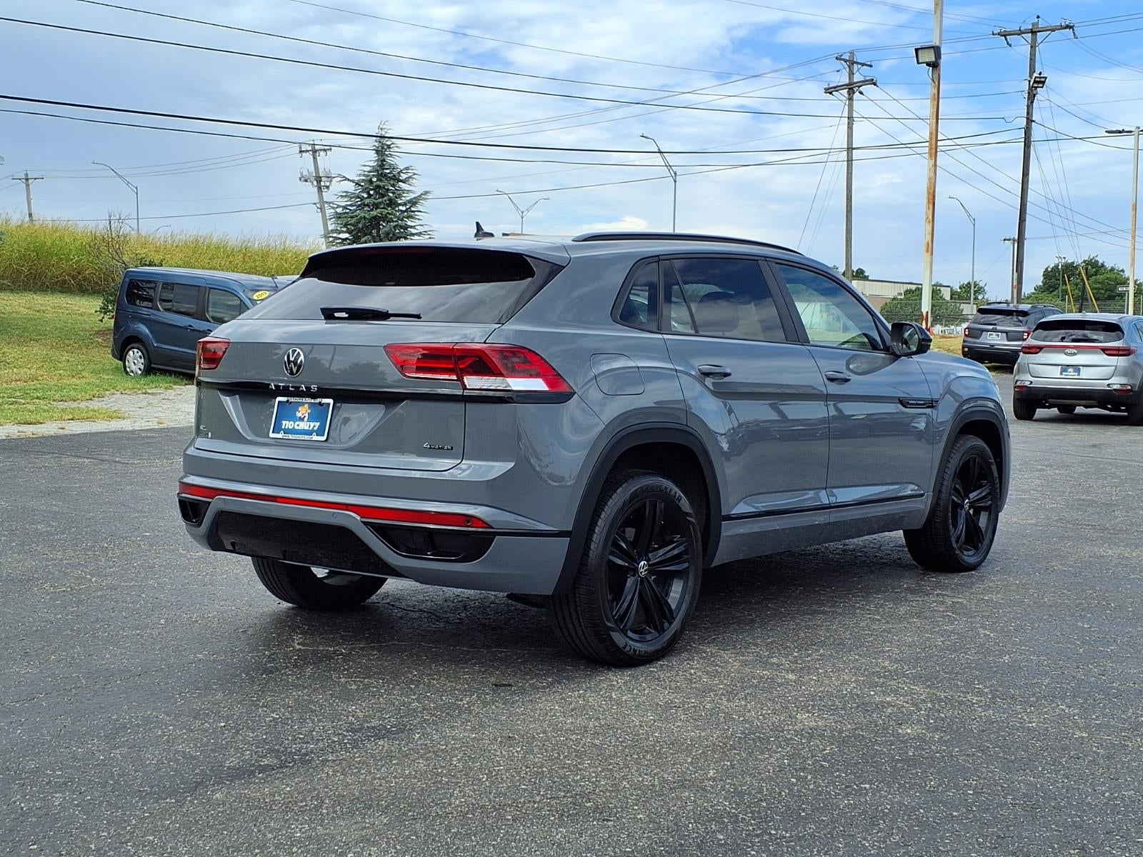 2023 Volkswagen Atlas Cross Sport 2.0T SEL R-Line Black
