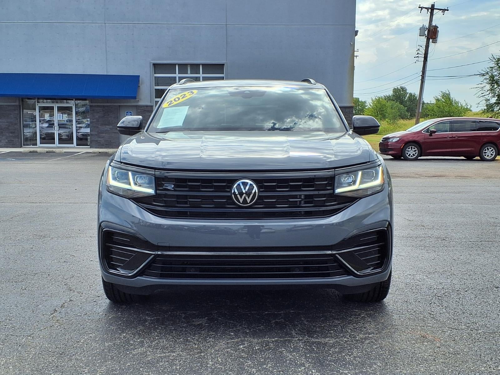 2023 Volkswagen Atlas Cross Sport 2.0T SEL R-Line Black