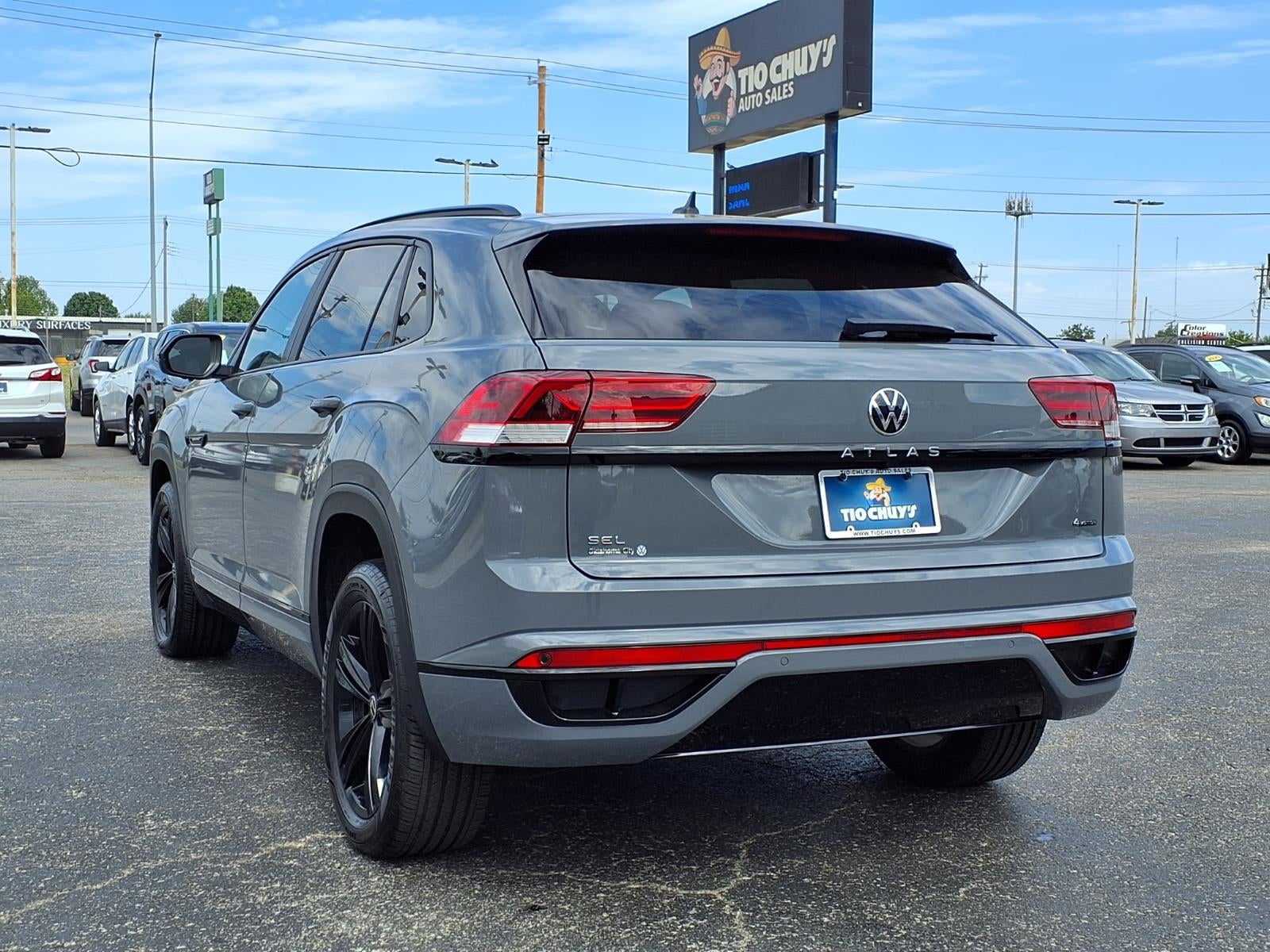 2023 Volkswagen Atlas Cross Sport 2.0T SEL R-Line Black