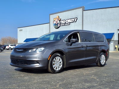 2020 Chrysler Voyager L