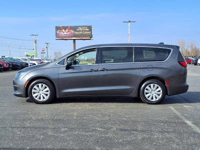 2020 Chrysler Voyager L