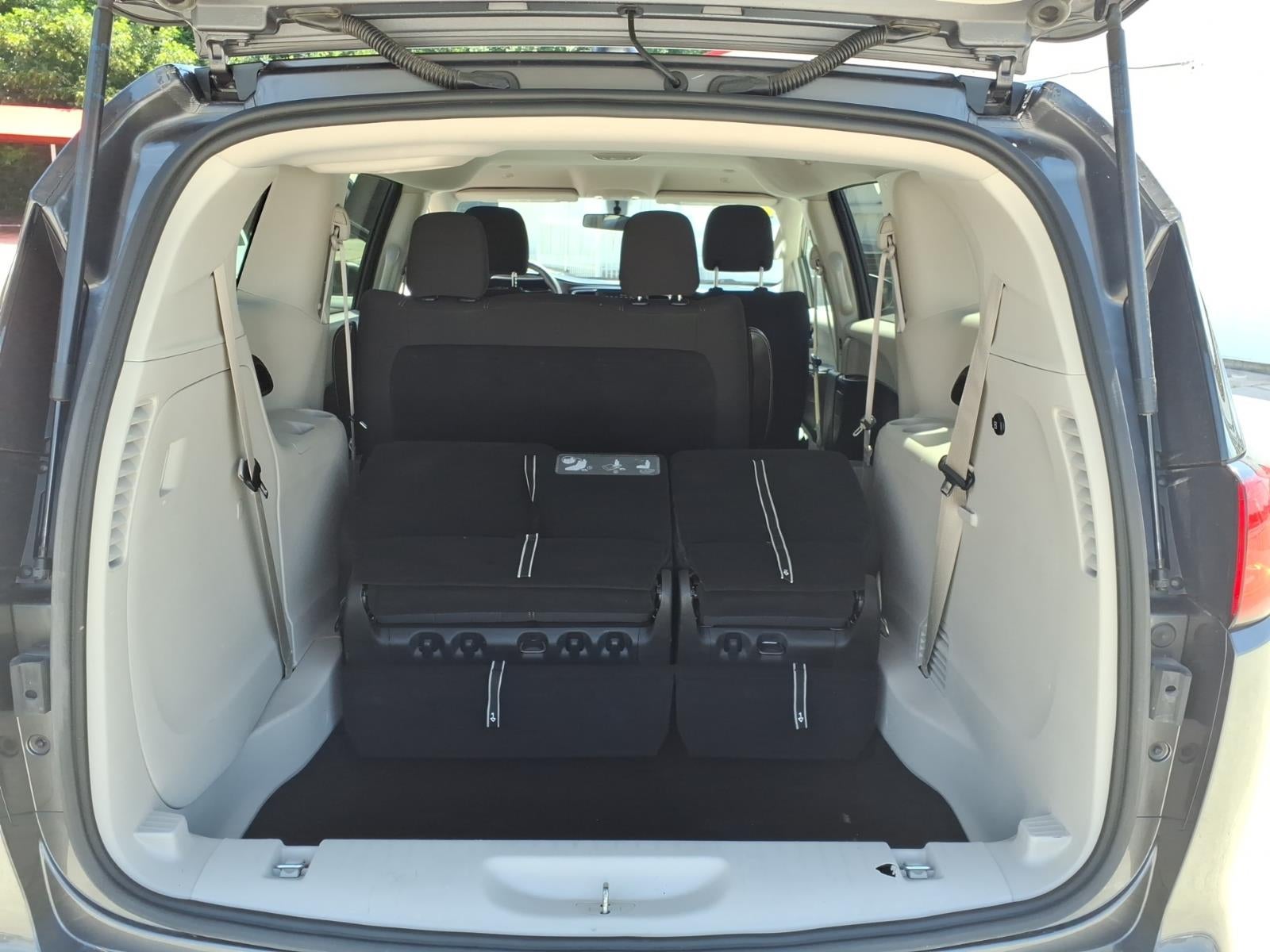2020 Chrysler Voyager L
