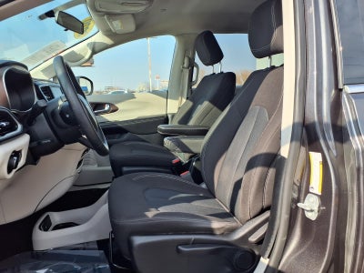 2020 Chrysler Voyager L