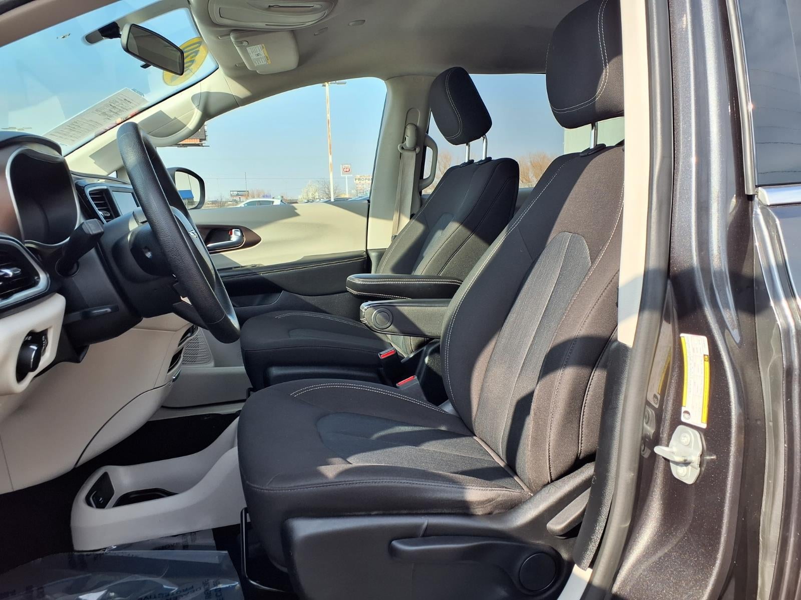 2020 Chrysler Voyager L