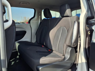 2020 Chrysler Voyager L