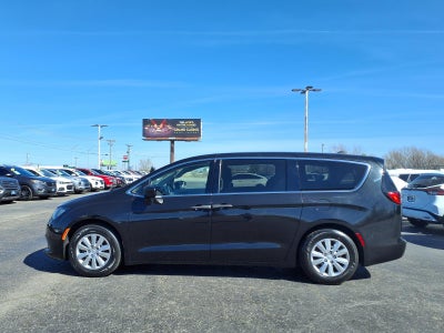 2020 Chrysler Voyager L