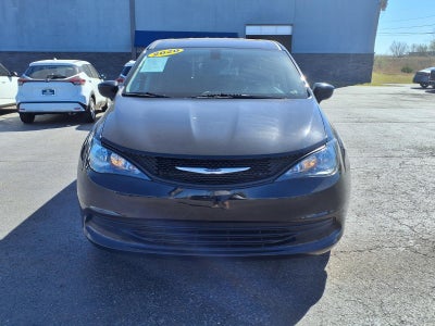 2020 Chrysler Voyager L