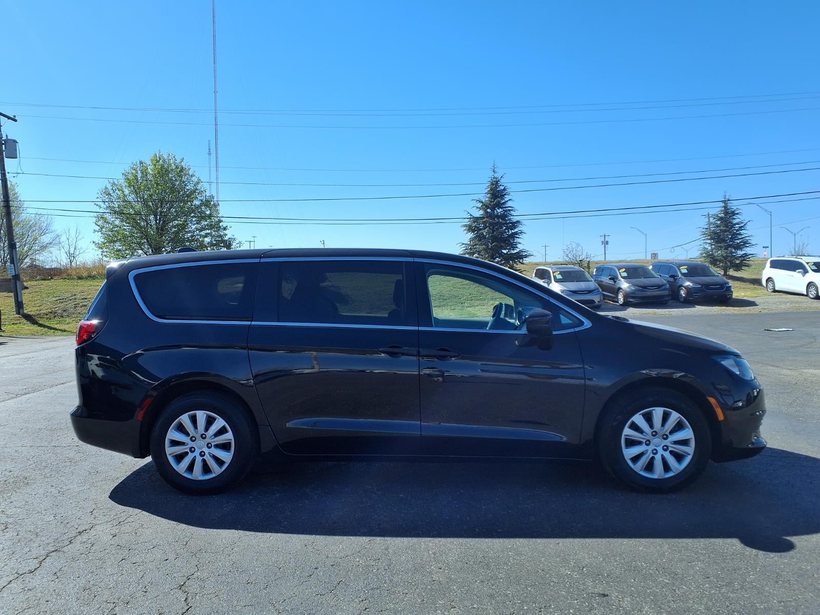 2020 Chrysler Voyager L