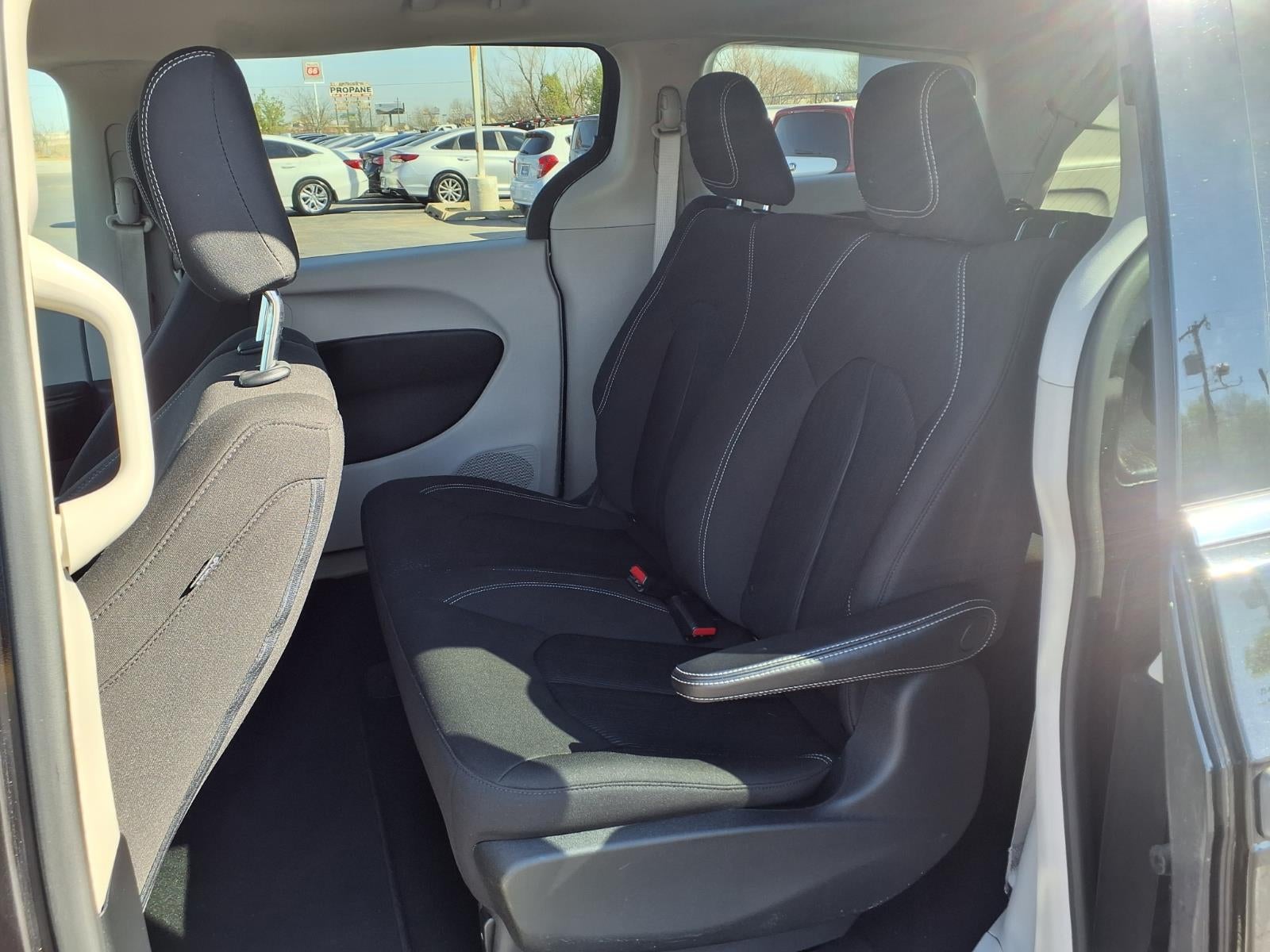 2020 Chrysler Voyager L