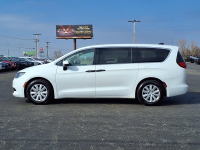 2020 Chrysler Voyager L