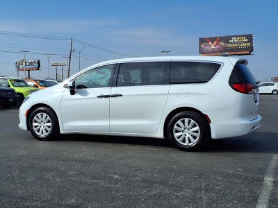2020 Chrysler Voyager L