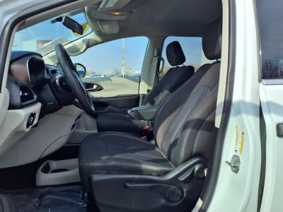 2020 Chrysler Voyager L